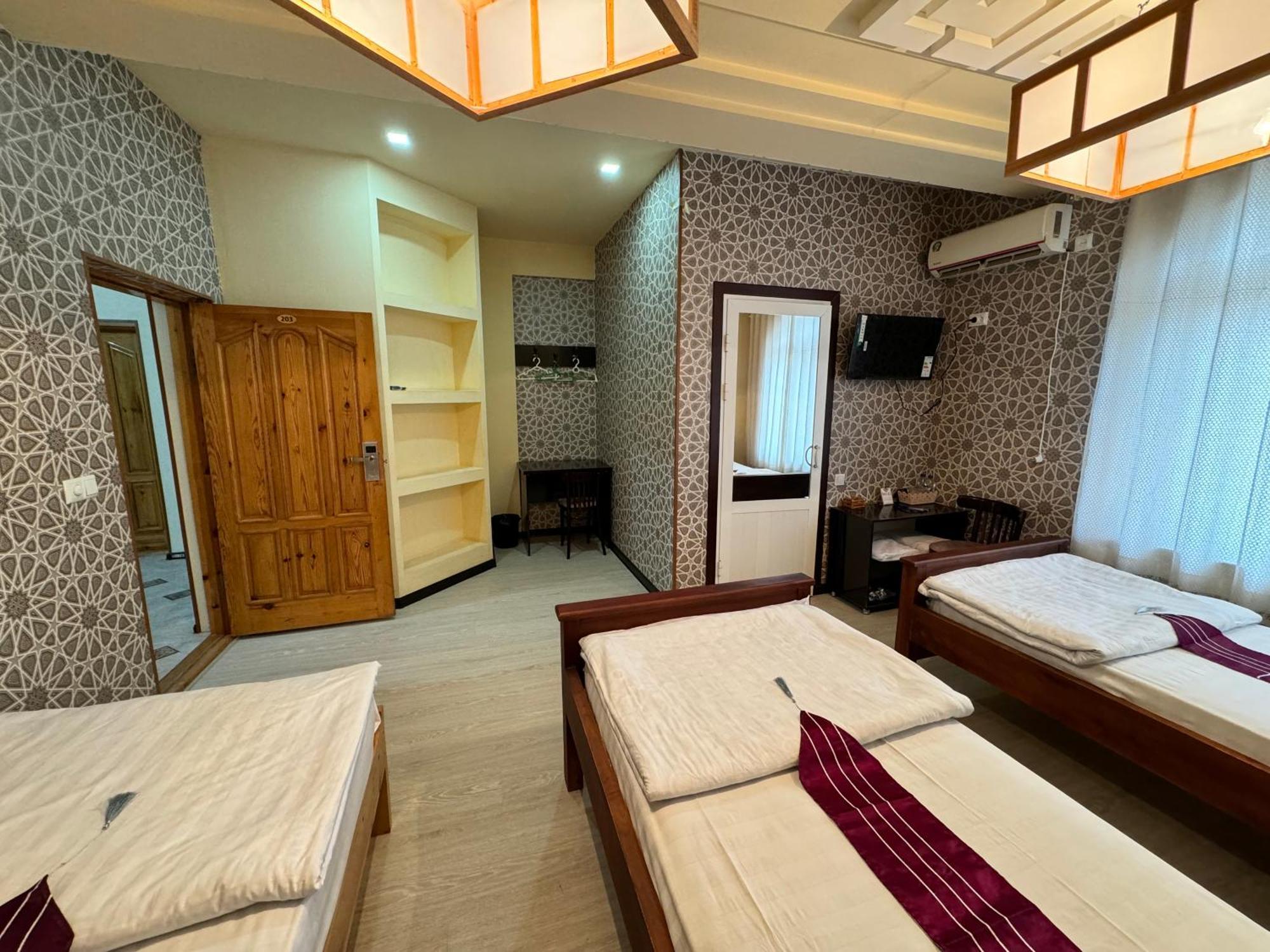 Qamar Hotel بخارى المظهر الخارجي الصورة